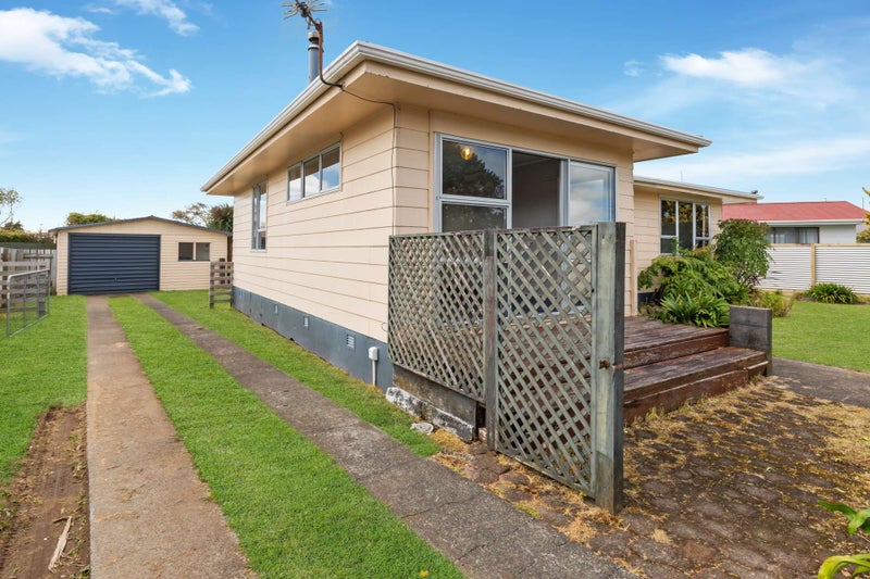 10 Exeter Street, Stratford - Carousel 1