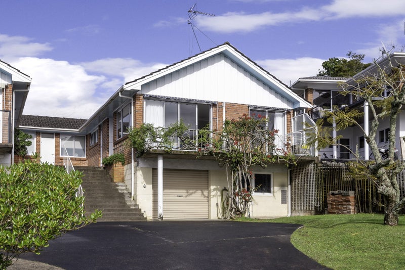 1/15 Kayeleen Place, Howick, Auckland - Carousel 1