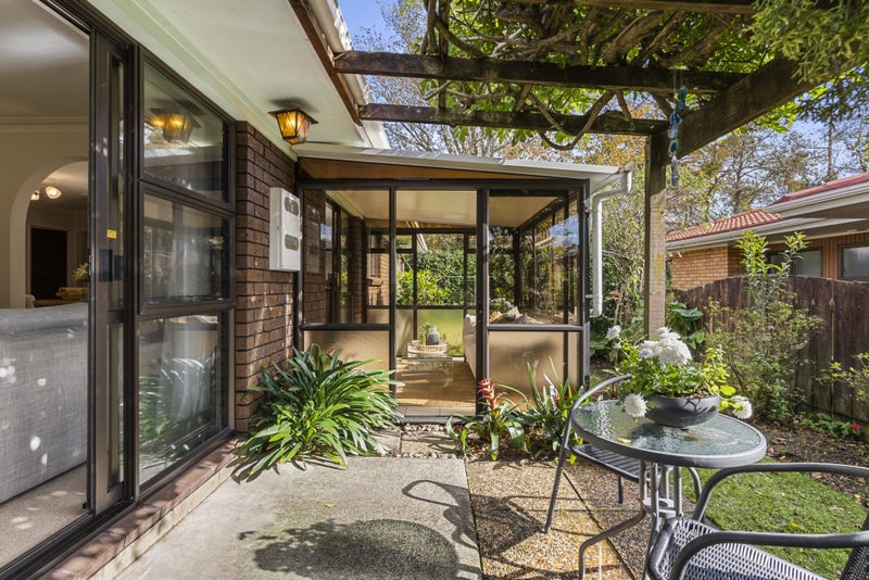 2/102 Rathgar Road, Henderson, Auckland - Carousel 1