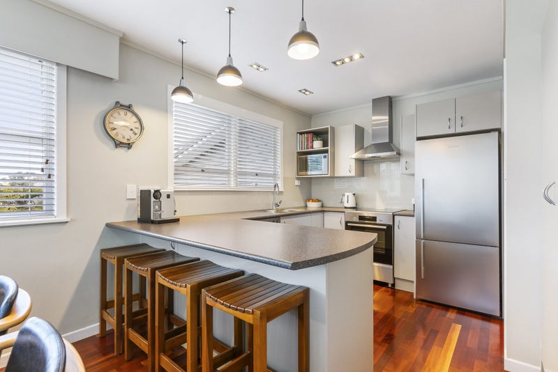 1/37 Sunnynook Road, Forrest Hill, Auckland - Carousel 2