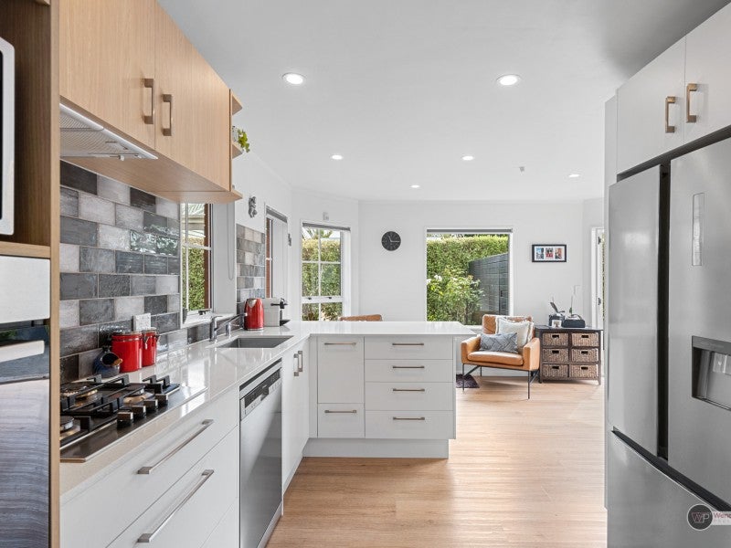 A/10 Kauri Street, Woburn, Lower Hutt - Carousel 2