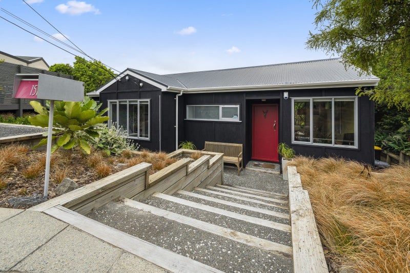 151 Nevay Road, Karaka Bays, Wellington - Carousel 1