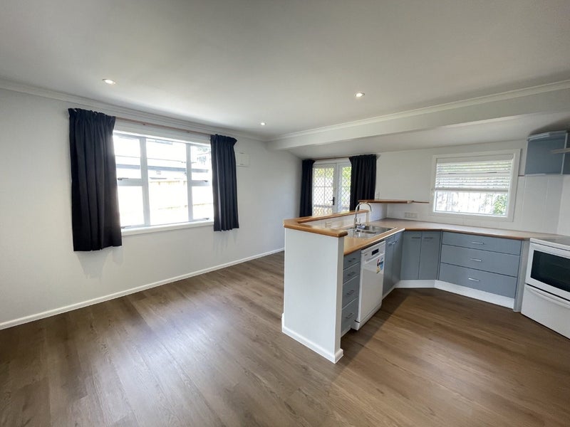 4 Chapman Road, Te Atatū Peninsula, Auckland - Carousel 2