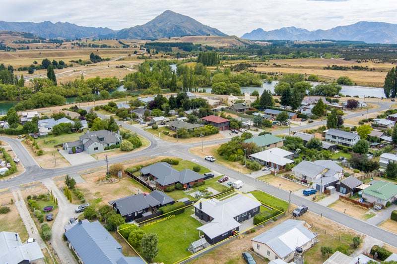 16 Arklow Street, Albert Town, Wanaka - Carousel 2