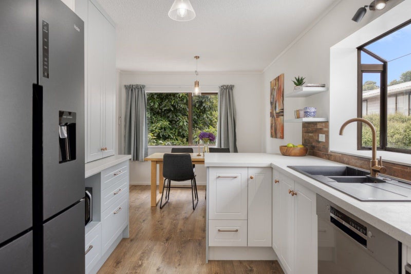 18B Burns Street, Gate Pa, Tauranga - Carousel 2