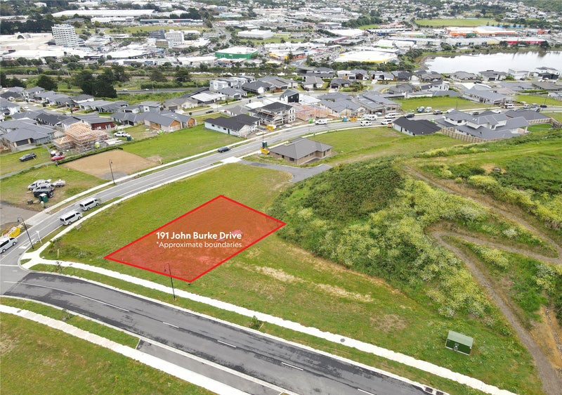 191 John Burke Drive, Aotea, Porirua - Carousel 1