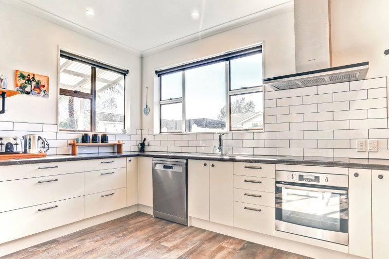 6 Parkes Avenue, Saint Johns Hill, Whanganui - Carousel 2