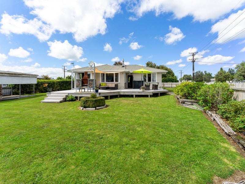 32 Cordelia Street, Stratford - Carousel 1