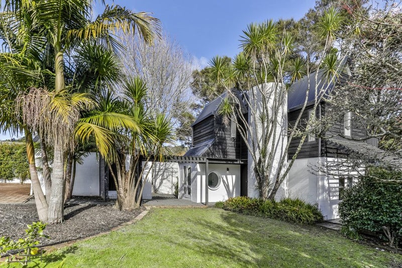 153 Atkinson Road, Titirangi, Auckland - Carousel 1