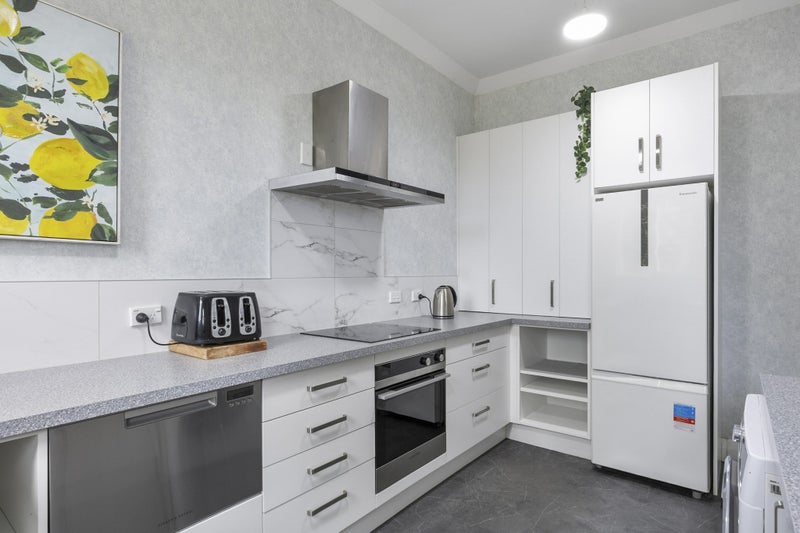 37 Sutherland Street, Dunedin Central, Dunedin - Carousel 1