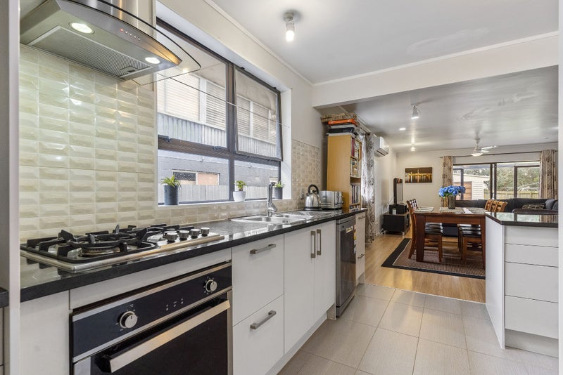 47 Sullivan Avenue, Mangere Bridge, Auckland - Carousel 2