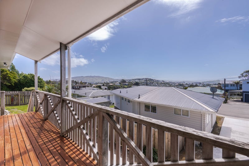 12A Griffiths Grove, Newlands, Wellington - Carousel 16