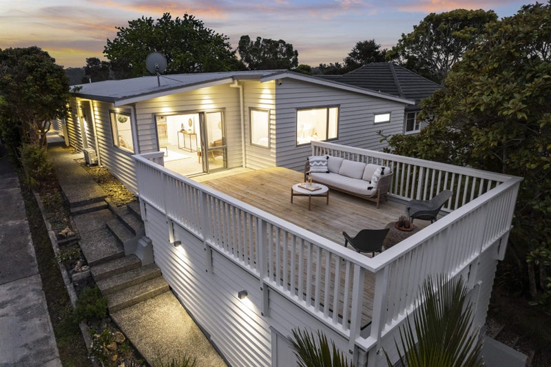 19 Neptune Avenue, Beach Haven, Auckland - Carousel 1