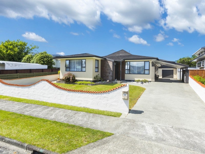 36 Brightwater Crescent, Totara Park, Upper Hutt - Carousel 1