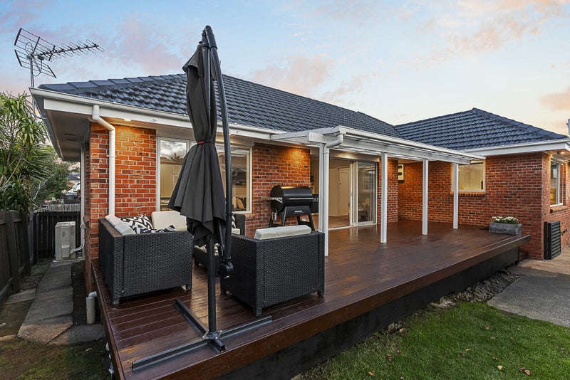 1/132 Wellington Street, Howick, Auckland - Carousel 1