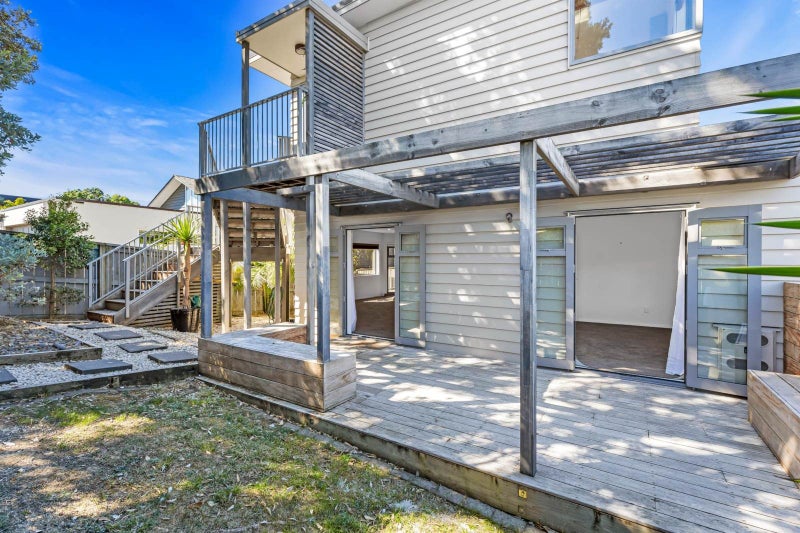 1/19 Seaview Road, Castor Bay, Auckland - Carousel 2