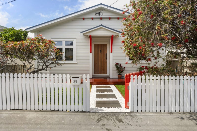 89 Ross Street, Lyall Bay, Wellington - Carousel 1