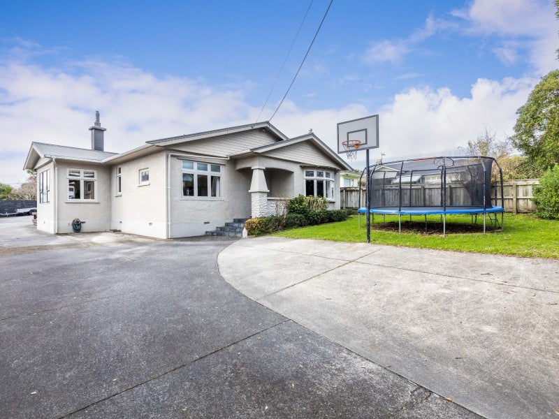 9 Peace Avenue, Moturoa, New Plymouth - Carousel 2