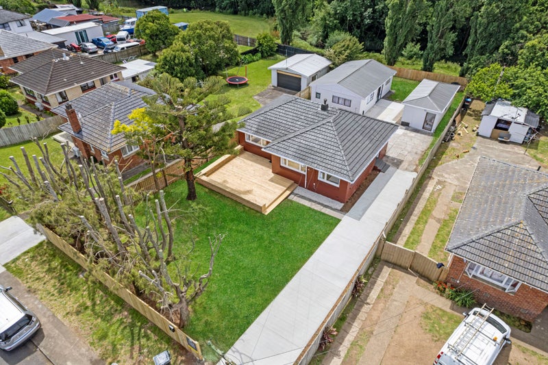 67 Blake Road, Mangere East, Auckland - Carousel 1