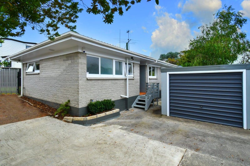 2/5 Ashdown Place, Pahurehure, Papakura - Carousel 1