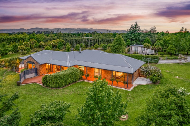 372 Hamptons Road, Christchurch - Carousel 1