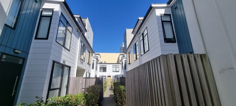 10/5 Ebor Street, Te Aro, Wellington - Carousel 1