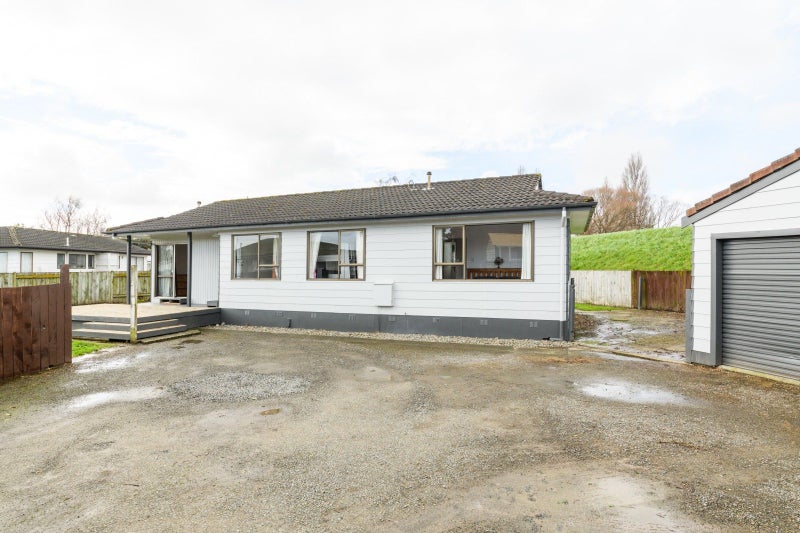 33 Escort Grove, Awapuni, Palmerston North - Carousel 27