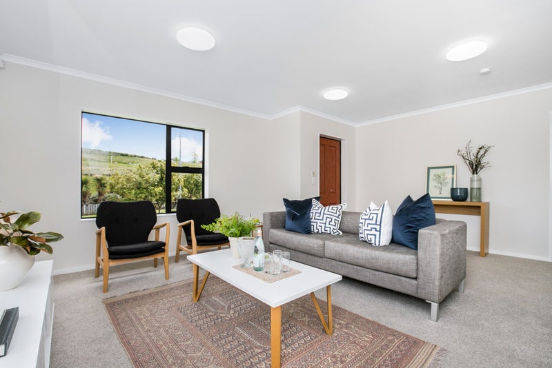 12 Burtons  Drive, Swanson, Waitakere - Carousel 2