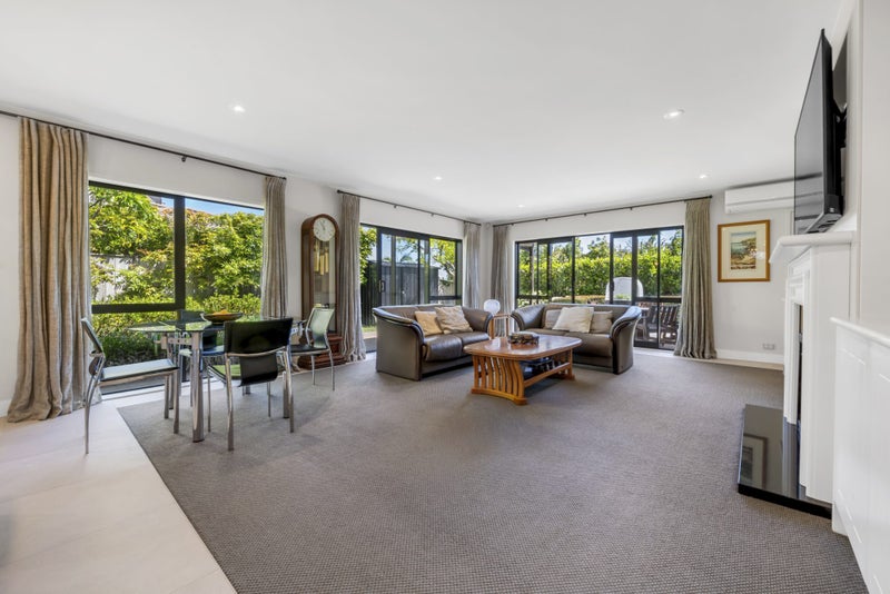 10 Harbourside Court, Beachlands, Auckland - Carousel 1