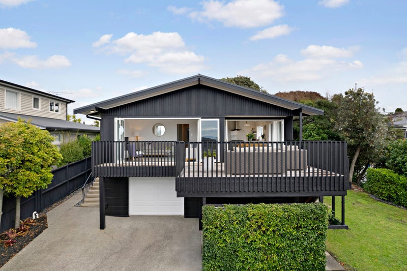 1 Kilduff Place, Mairangi Bay, Auckland - Carousel 1