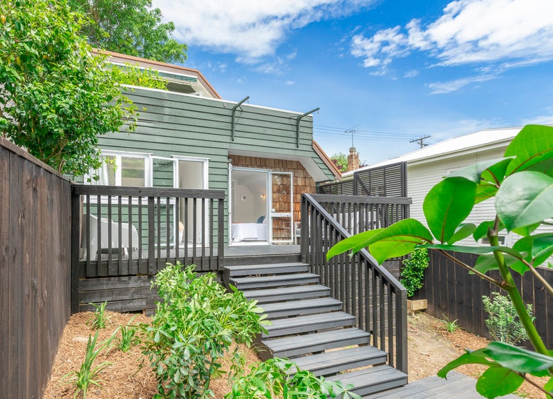 18A Livingstone Street, Westmere, Auckland - Carousel 1