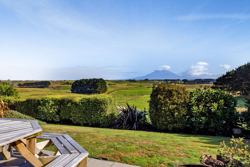 14 Normanby Road, Hawera - Carousel 2