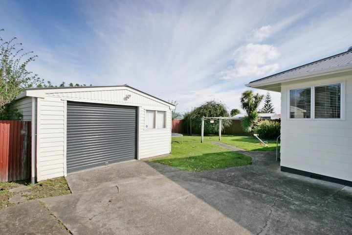 65 Rugby Street, Awapuni, Palmerston North - Carousel 11