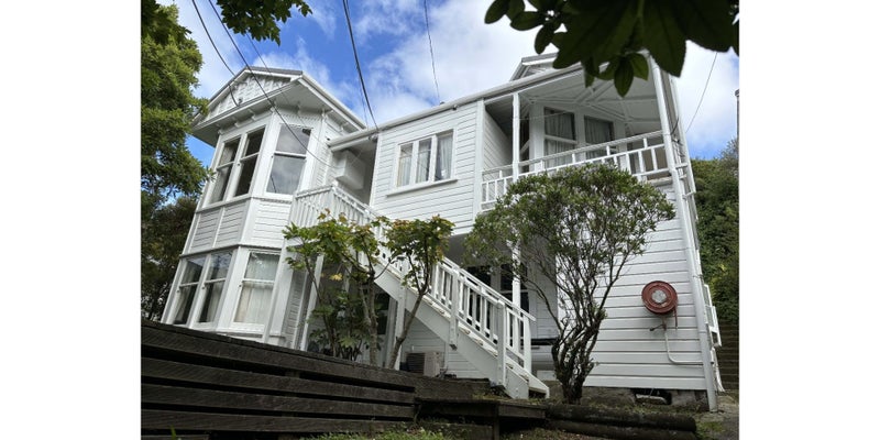 3/106 Glenmore Street, Kelburn, Wellington - Carousel 1