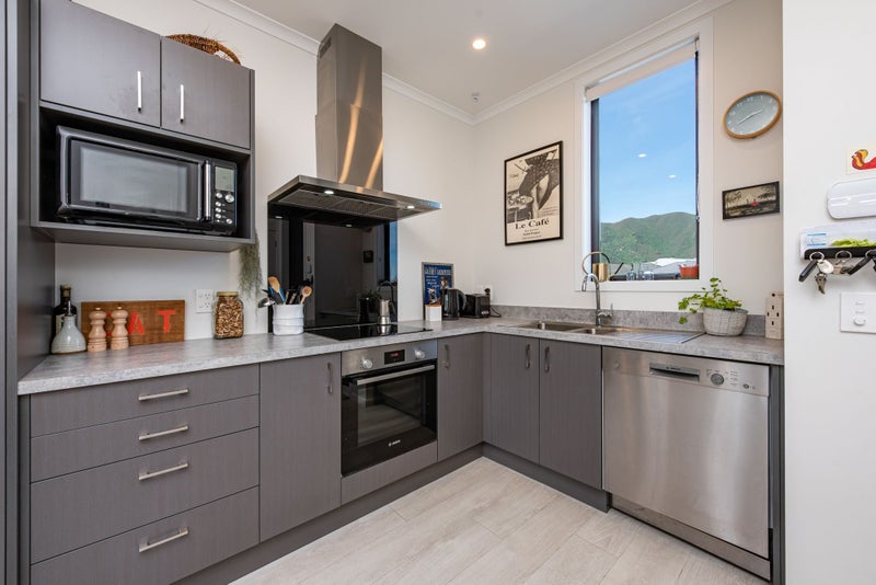 18 Kauamo Close, Waiwhetu, Lower Hutt - Carousel 2