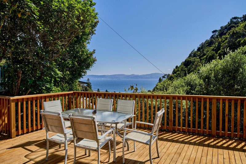 55 Rona Street, Eastbourne, Lower Hutt - Carousel 1