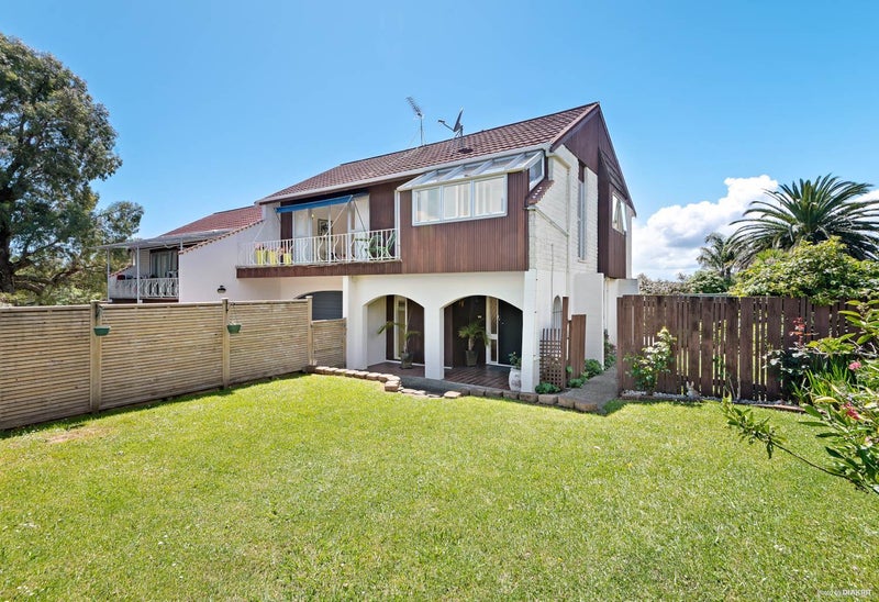 105B Glenmore Road, Sunnyhills, Auckland - Carousel 1