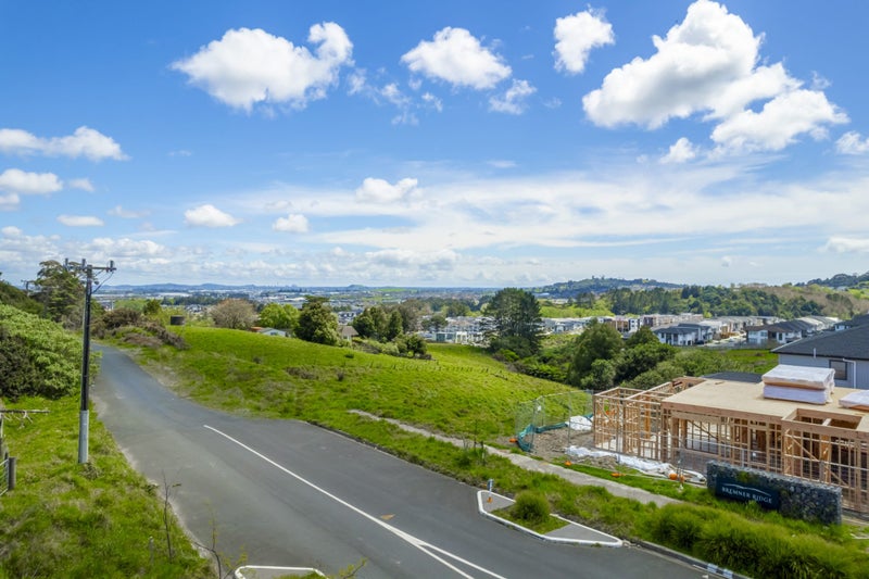 97 Longhorn Drive, Flat Bush, Auckland - Carousel 6