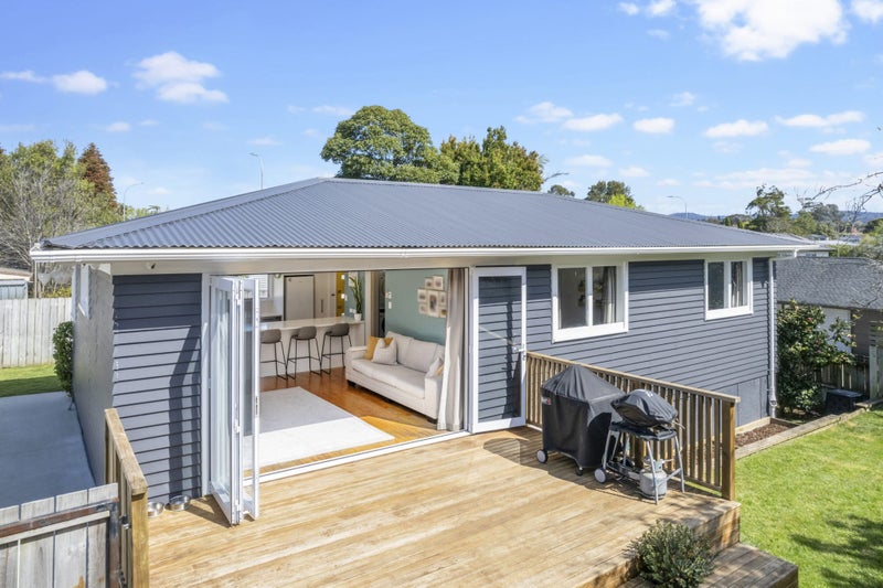 50 Universal Drive, Henderson, Auckland - Carousel 1