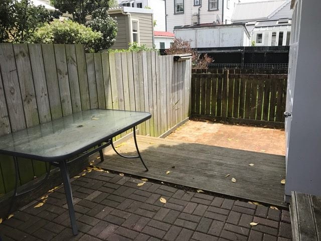 54 Elizabeth Street, Mount Victoria, Wellington - Carousel 2