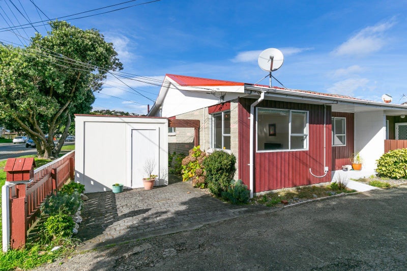1/10 Rex Street, Miramar, Wellington - Carousel 1