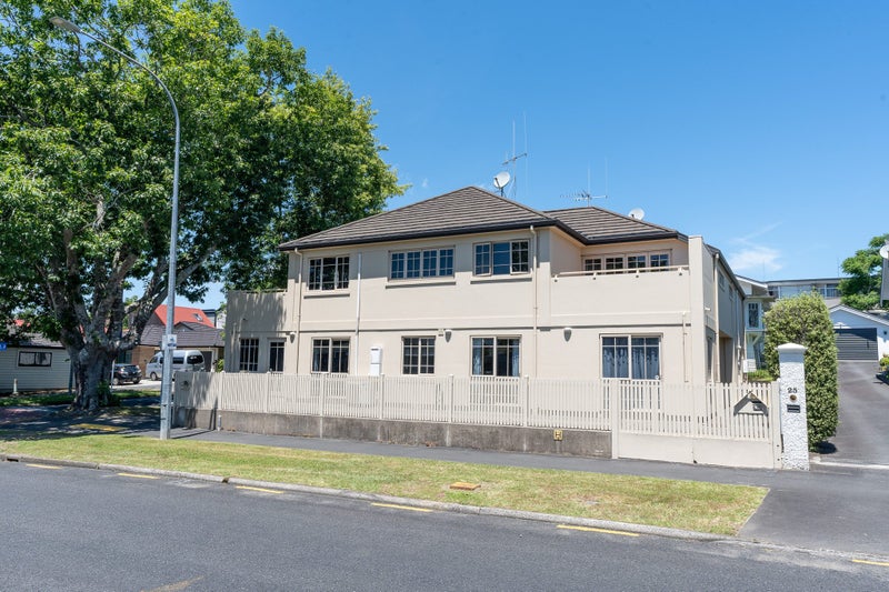 23A Palmerston Street, Hamilton Central, Hamilton - Carousel 17