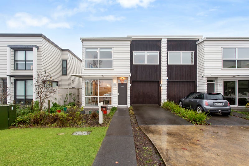 39 Costa Viva Crescent, Karaka, Papakura - Carousel 1