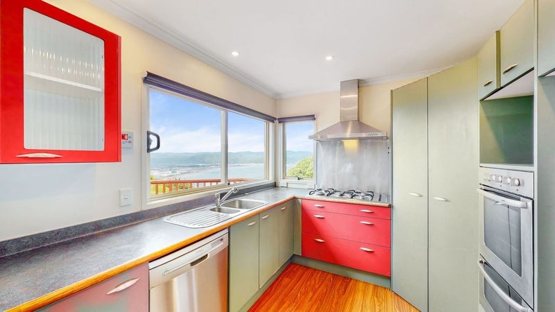 9 Bennett Grove, Newlands, Wellington - Carousel 2