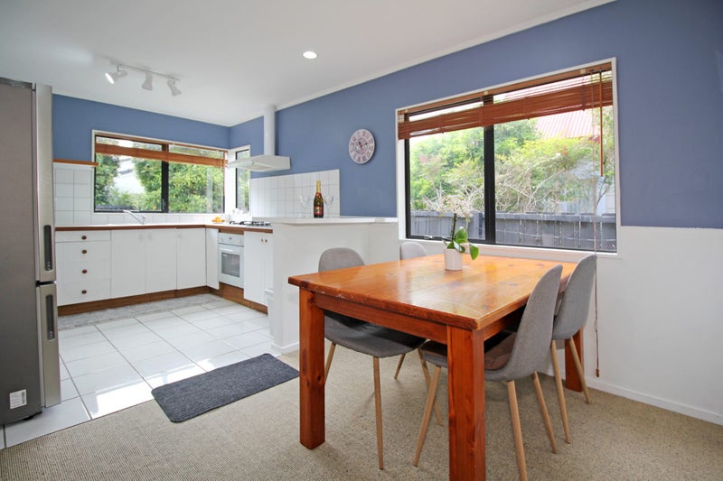 32B Fortunes Road, Half Moon Bay, Auckland - Carousel 2