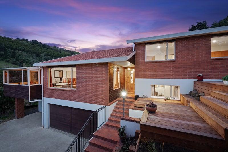 20A Dalefield Drive, Cashmere, Christchurch - Carousel 1