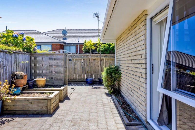 20 Sackville Street, Fitzroy, New Plymouth - Carousel 12