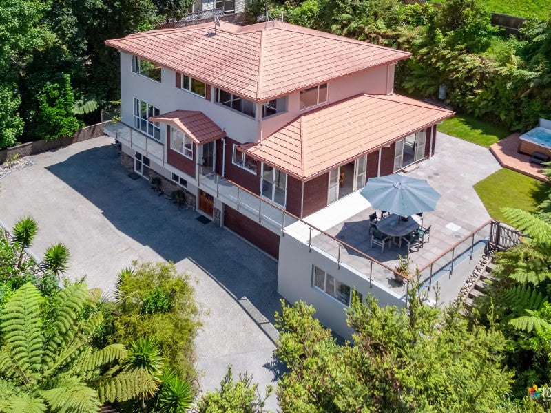 10 Pomare Road, Tirohanga, Lower Hutt - Carousel 1