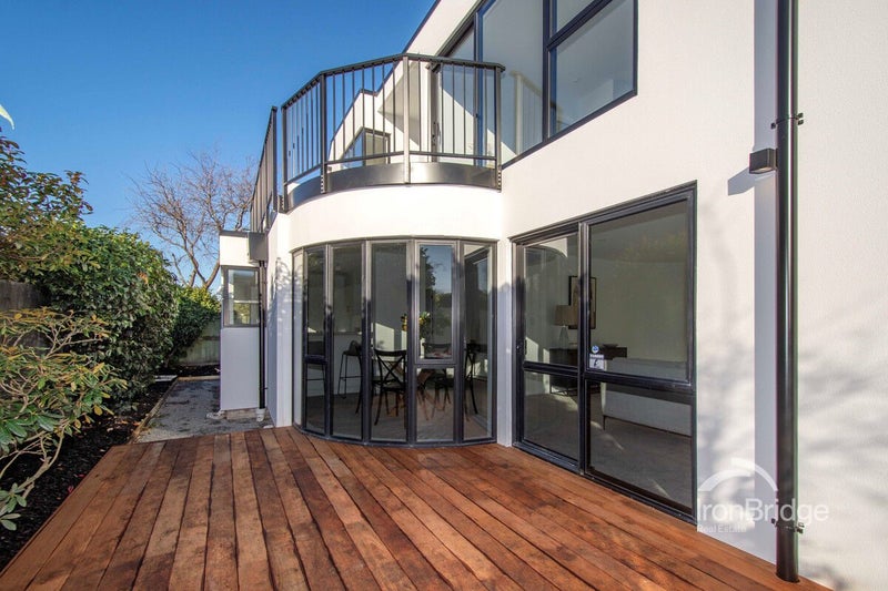 12 Claverley Gardens, Avonhead, Christchurch - Carousel 1