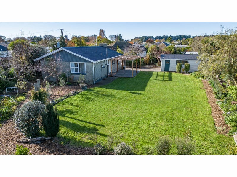 12A Wildwood Avenue, Wainoni, Christchurch - Carousel 1